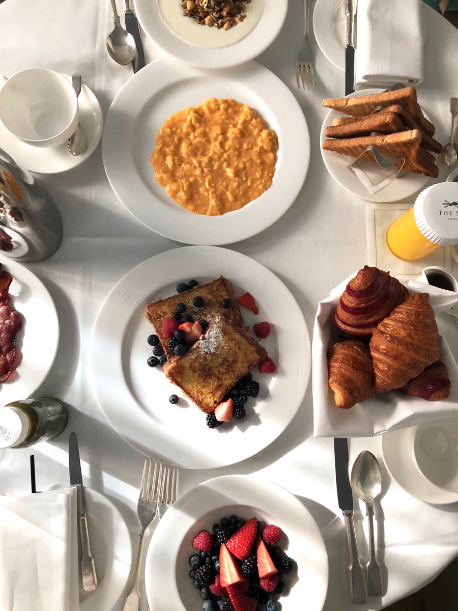 Mr_Highline_'s tweet photo. Room service done right. Breakfast at @hotelcaferoyal is what Saturday morning dreams are made of 🍳
#mrinspo #inspired #mrhighline #marketing #hospitalitymarketing #betterbranding #design #brandstorytelling #socialmediamarketing #hospitality #smartmarketing #contentmarketing https://t.co/MEEK1gM7Lp