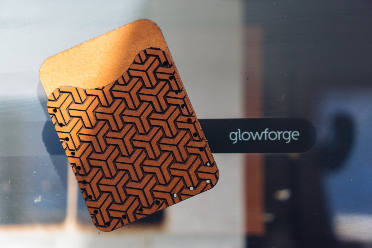 davvyk's tweet image. Still need to stitch but first proper test with leather worked out. New card wallet for moi @glowforge #glowforge #whatmadethis

If you want a glowforge use this link to save maximum dollar and give me maximum pound sterling glowforge.us/UGSoHG