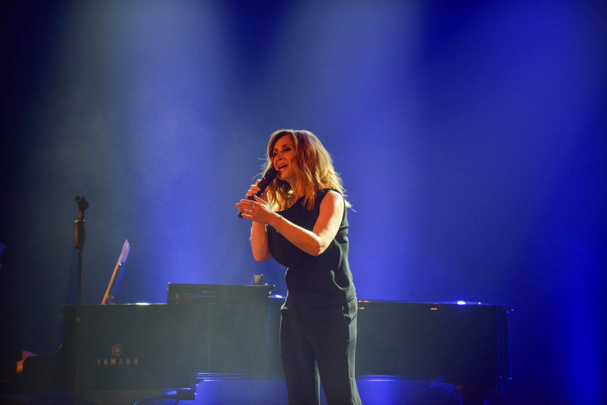 Concert at Théâtre Rialto with Alice on the roof and Lara Fabian #BELCAN2018 🇧🇪🇨🇦