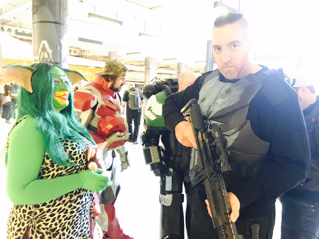 MrMichaelShaw's tweet photo. As I left #EdShow2018, a Punisher and lady Gremlin on their way to #ComicCon kindly let me take a pic. If @jonnybernthal needs a stunt double... https://t.co/5b0l7THATD