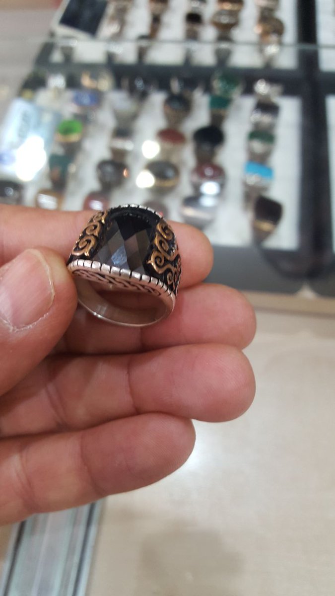 الشيخة جليلة مختار لجلب الحبيب ورد المطلقة حل المشاكل الزوجية محبة وتهييج 00905550752222