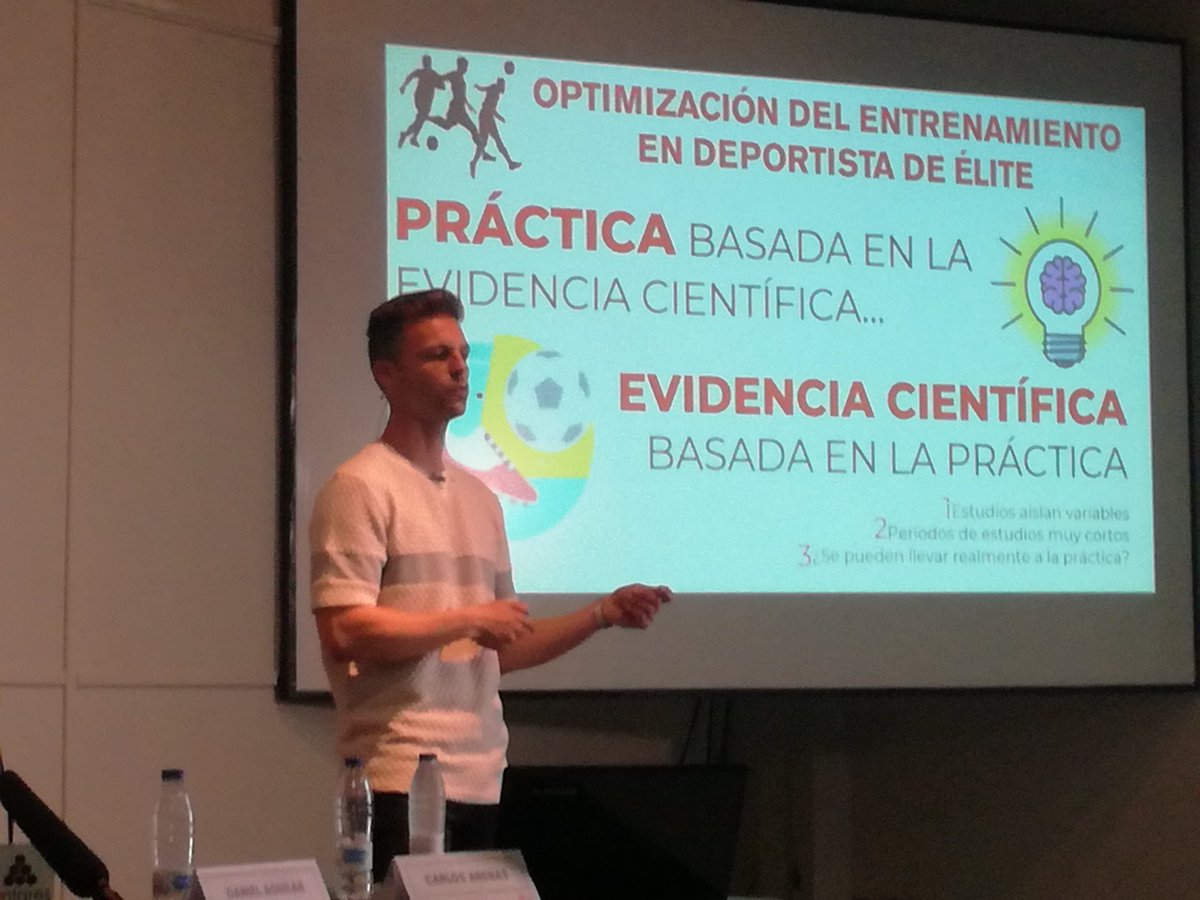 EnsaSport's tweet photo. Nuestro Co-Director técnico @daguirom con #AltoRendimiento #Futbol en nuestro #IMP18 https://t.co/pBJwH4htfu