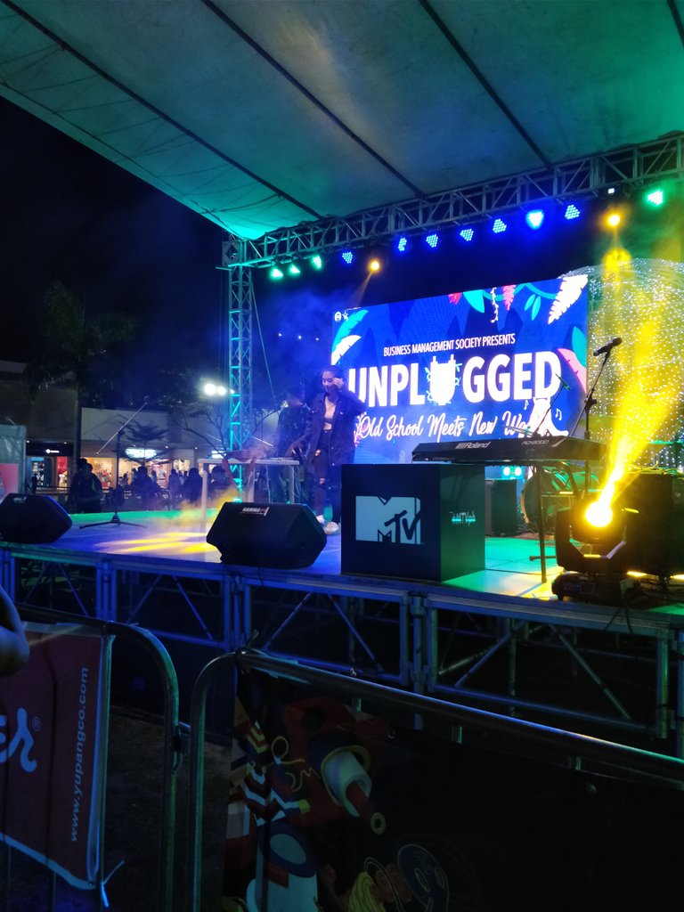 BMSUnplugged's tweet photo. TALA is now performing! What are you waiting for? Come on down to Blue Bay Walk now!! https://t.co/NS14nK6MlB