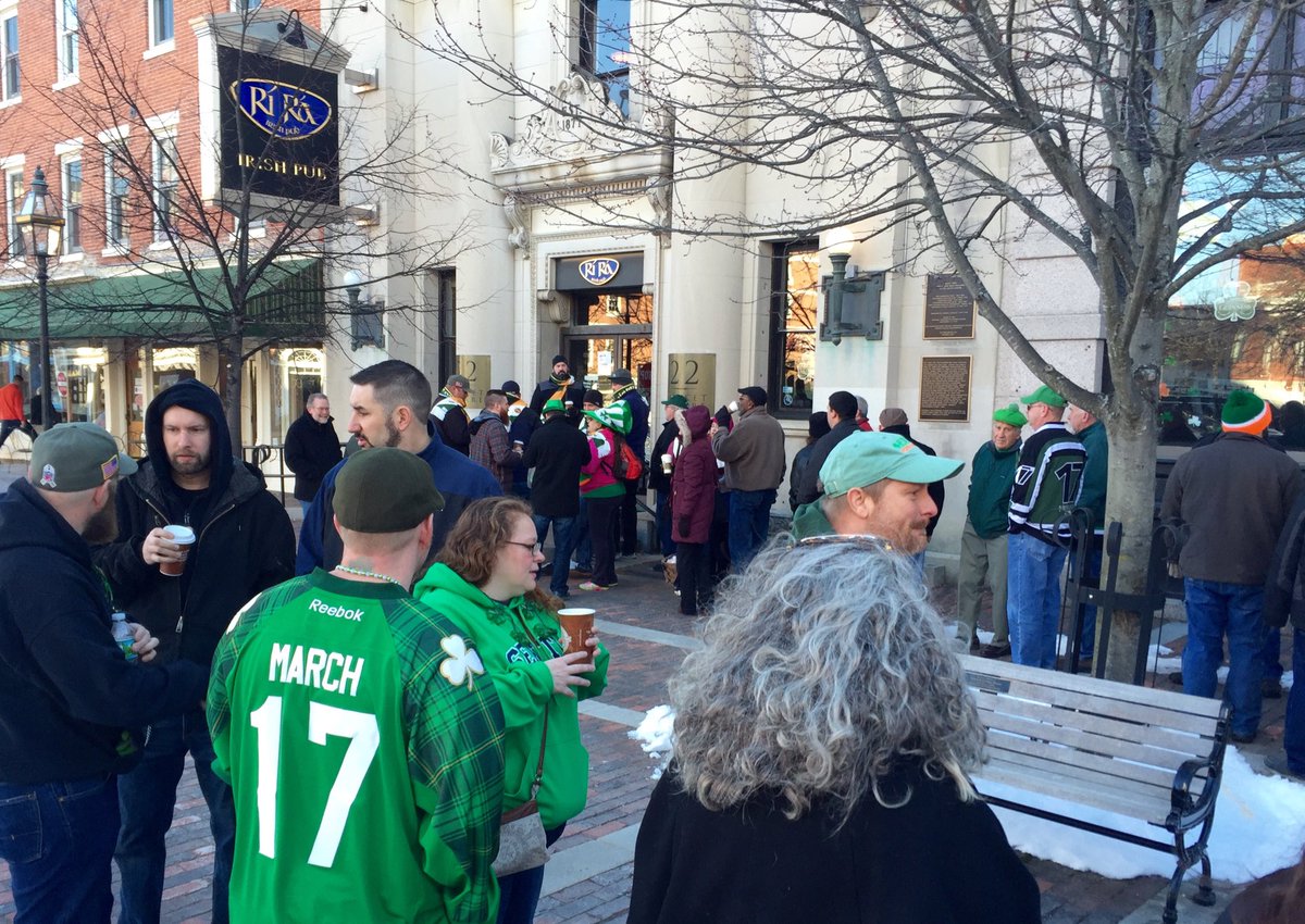 DinanElizabeth's tweet photo. St Patrick's Day 2018 in Portsmouth NH @seacoastonline https://t.co/siJofrVgtD