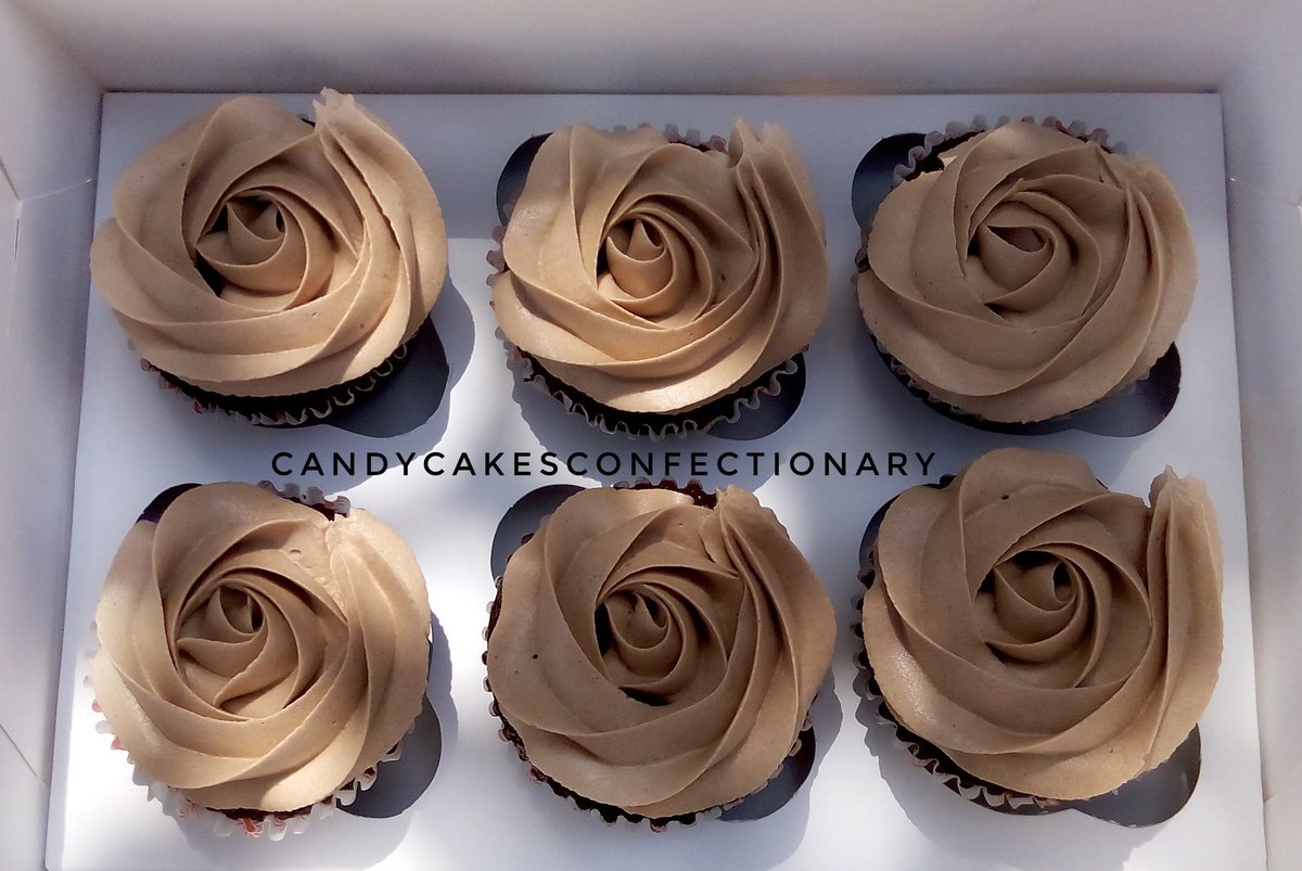CandyCakesCo's tweet photo. Some Sunshine on Cupcakes💜💜🔆🌟
☎/Whatsapp to Order; 08131357695 or send Us a Dm😚😘💏
#cakesinasaba #cupcakes #chocolate #decadent #desserts https://t.co/lnflRP8wHg