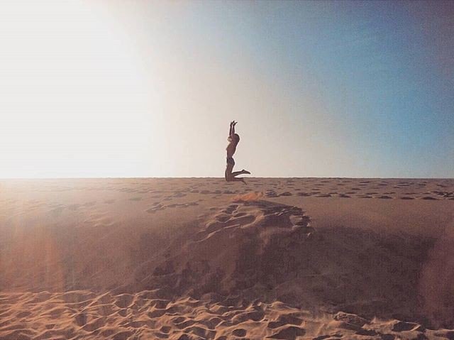 Reposting @mareasvivas.surf:
. #8m #igualdad #mujer .
.
#winter #fly #february #january #sky #view #landscape #skylovers #feeling #surf #surfing #culture
.
.
#minimal #minimalism #minimalist #summersunselection  #kindcomments #sun #nature #view #calm #paisaje #ligth #palm