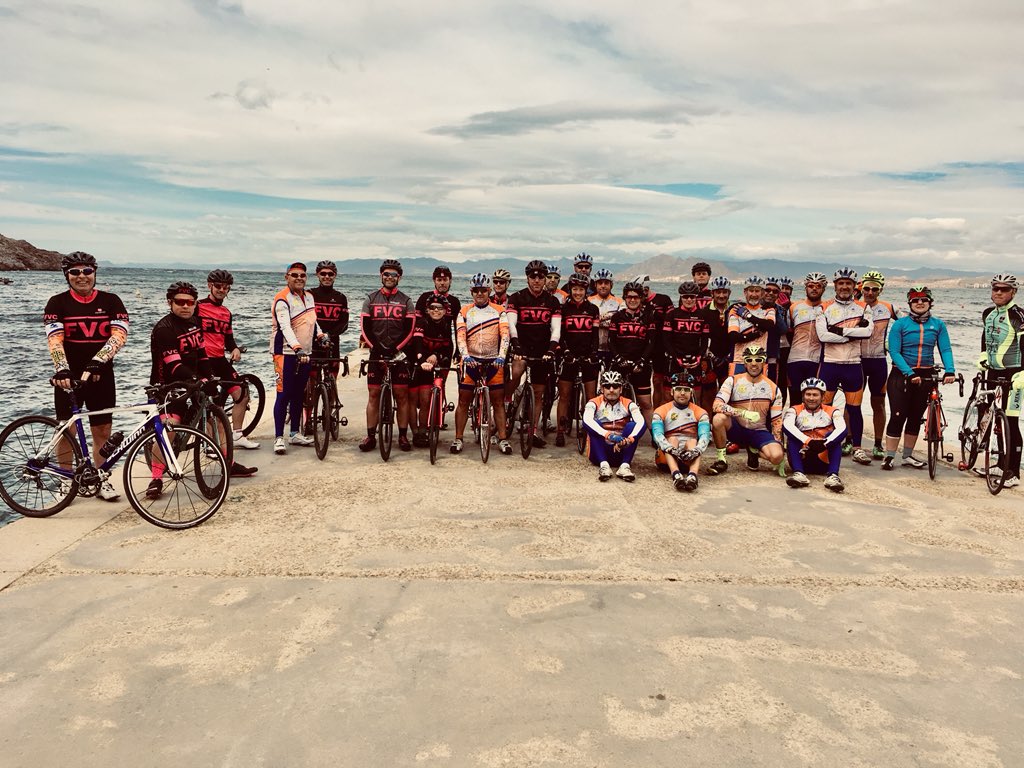 Had a ride with the local club in Pto de Mazerrón on our Spain trip today. 🇪🇸🚴🏼🚴🏻‍♀️  🐕🚑
#blackandpink #mazerron #spain #chien  #CC9ymedia