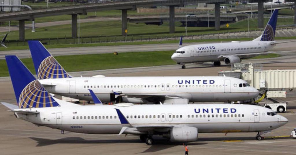 United Airlines flight Newark Louis diverted crew realized loaded dog cargo Akron Ohio | CBS ...