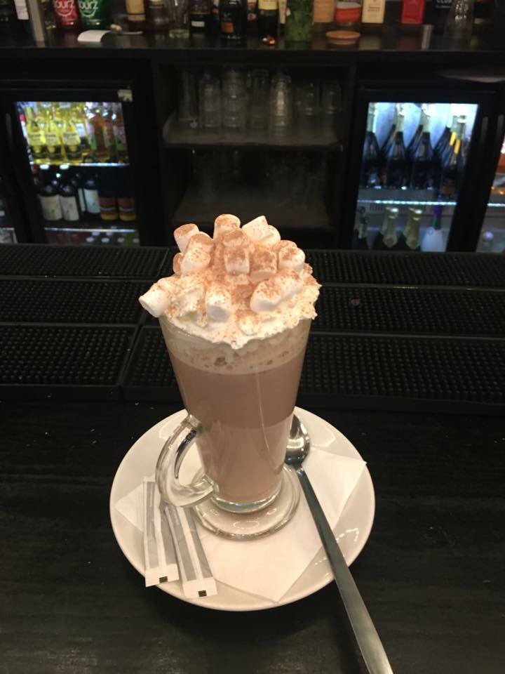 Slug_Newbury's tweet photo. Warm yourself up with one of our amazing @Baileys_GB Hot Choc 😍 everything is calorie free on a Saturday 😏 https://t.co/nxAL3sEy17