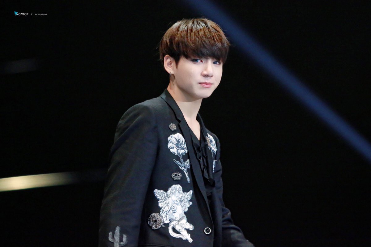 kookpiics's tweet photo. https://t.co/nRSsSGXnSe