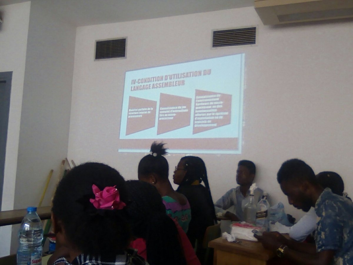 Brenda62499176's tweet photo. Conférence du groupe #seedl1 de l'Université de ydé 1 sur le langage assembleur
#seedinnov
#seedmag
#seedl1conference https://t.co/e84dxBtpIT