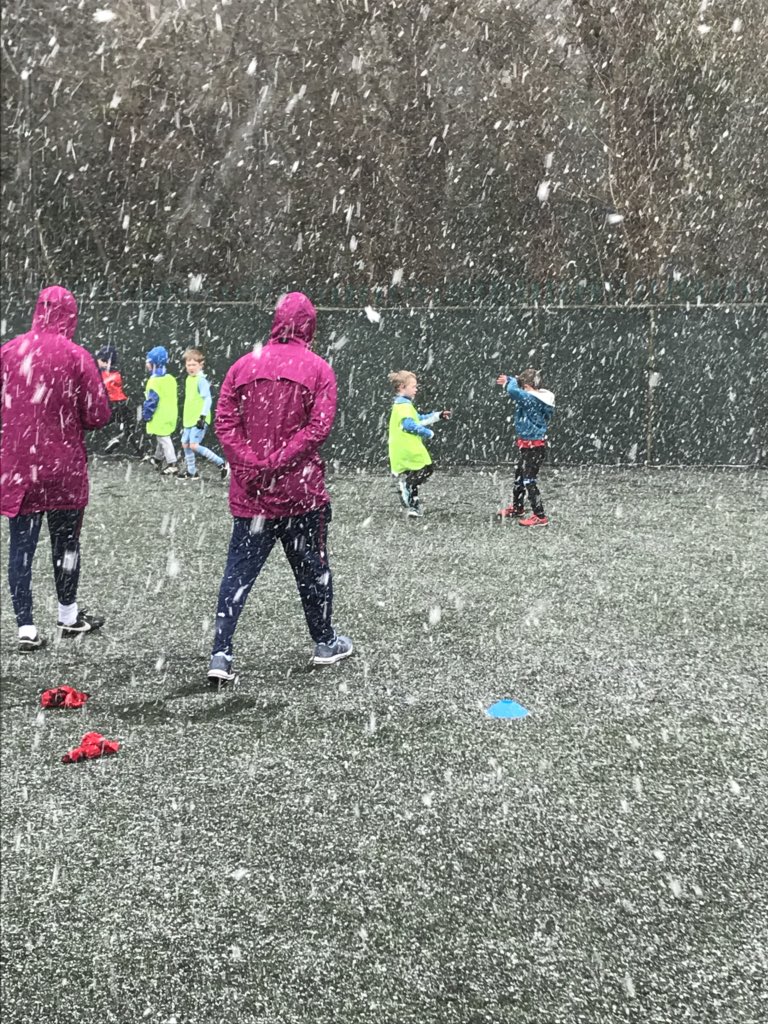 True Northern grit from my lad &amp; under 7s Bluestar FC boys this morning <a href="/BurnageRFC/">Burnage Rugby Club</a> 

It will be cosy &amp; more pleasant when I’m back there in the club house for <a href="/HeroesDiscoMCR/">Heroes Disco</a> on Good Friday

Get your 2 for 1 advance tickets 
wegottickets.com/event/433839