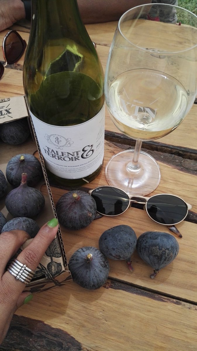 Throughmywinegl's tweet photo. Figging out Freakin on Figs @XtnFamilyFarm #StPatricksDay
#fig #festival #figfestival #southafrica #figlove #figlover #figfarm #localislekker #westerncape #proudlysa #proudlysouthafrican #localproduct #supportlocal https://t.co/lrVcDPw48M