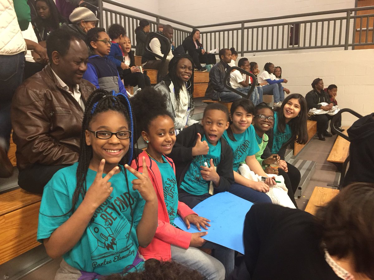deannateske's tweet photo. @GCPSLibraries we’re ready for the rally! @ParteeES #reading #booksandbeyond https://t.co/CyBPp0CaYB