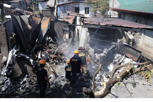 Mel_Chizedek's tweet image. Seven dead as plane crashes into house buff.ly/2HEbAv6 - #Aviation #News procured by #HNG