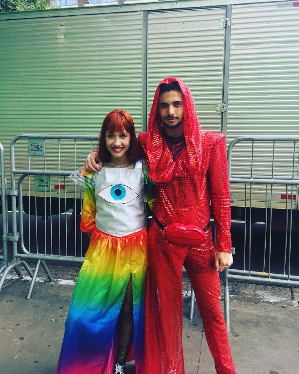 katydailybrasil's tweet photo. São Paulo tá bem representado!

Looks de alguns KatyCats para o show de hoje. https://t.co/hBrh5rf5VM