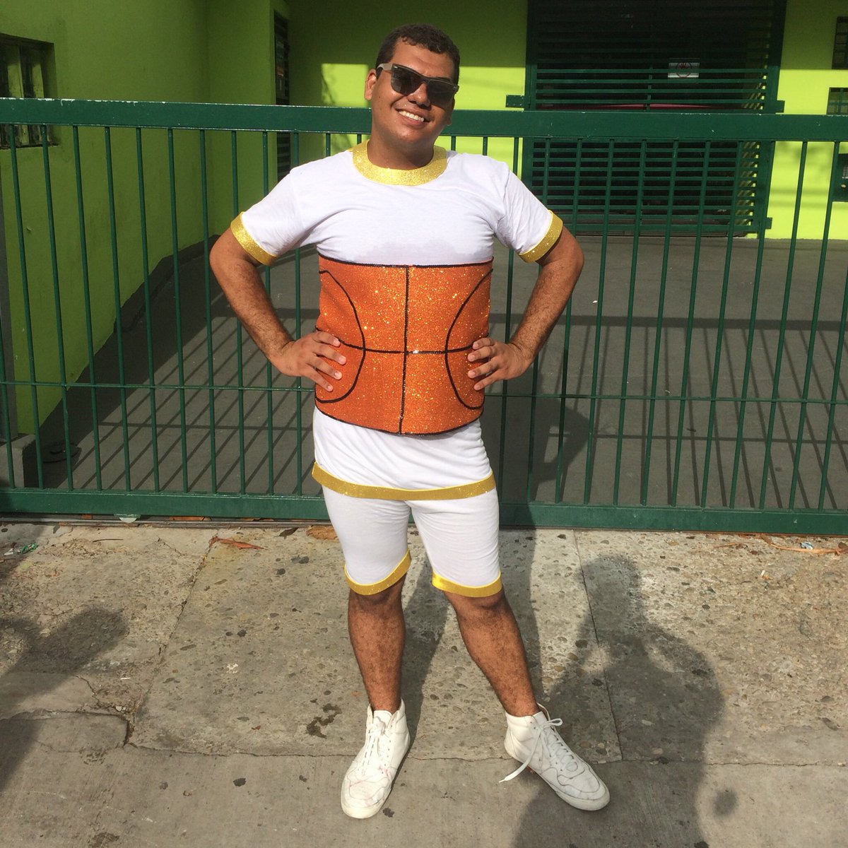 katydailybrasil's tweet photo. São Paulo tá bem representado!

Looks de alguns KatyCats para o show de hoje. https://t.co/hBrh5rf5VM