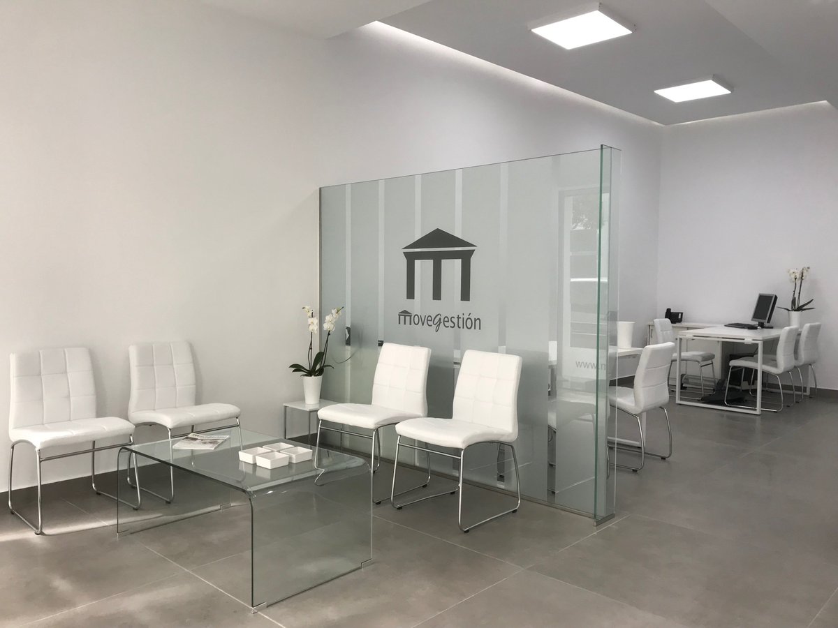 MovegestionIM's tweet image. ¡Nos mudamos de oficina! 📢📢
A partir de HOY nos encontramos en Avenida España nº 20, frente a la oficina de Correos (Ubrique - Cádiz) 🏡
¡Estaremos encantados de atenderle!