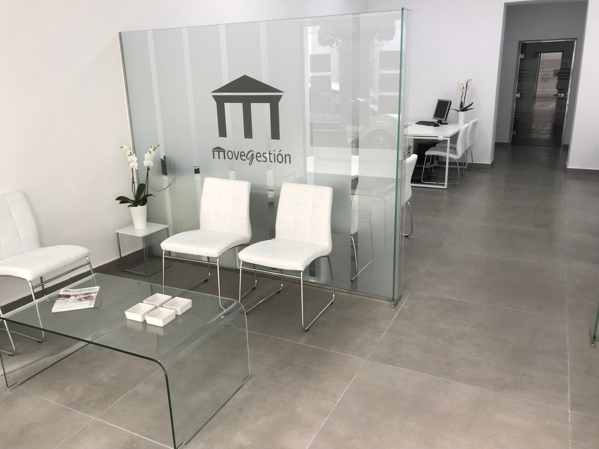 MovegestionIM's tweet image. ¡Nos mudamos de oficina! 📢📢
A partir de HOY nos encontramos en Avenida España nº 20, frente a la oficina de Correos (Ubrique - Cádiz) 🏡
¡Estaremos encantados de atenderle!