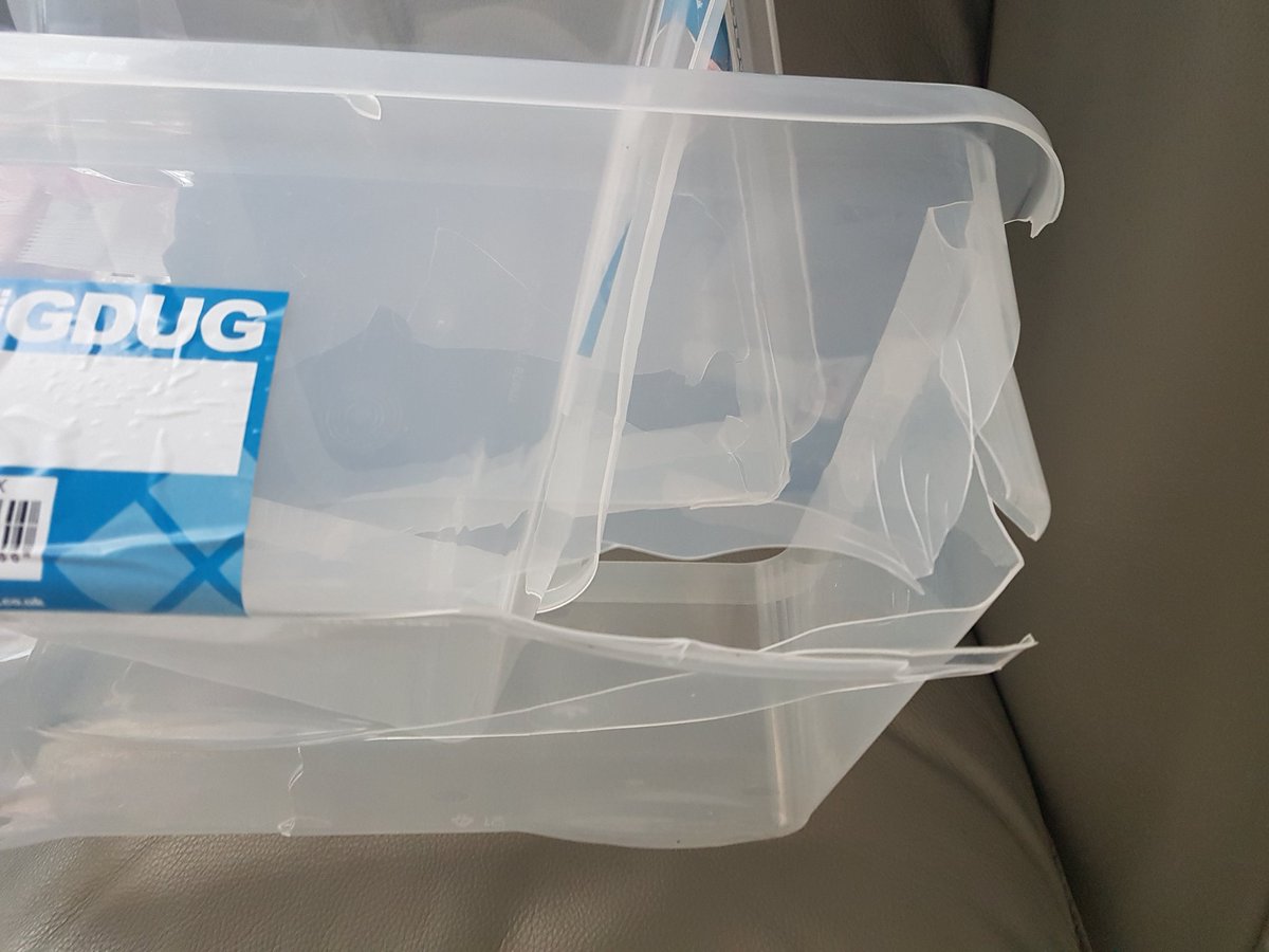PhilipHarris_'s tweet photo. The latest delivery from @BiGDUG arrived. 4 broken #storage boxes. Emailed with photos and no reply. #ripoff #badservice #notbothered https://t.co/YWwIVSW4F8