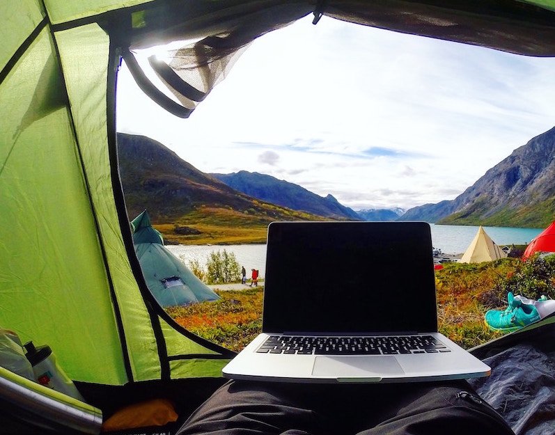 audetyinc's tweet photo. You don't need an office to have a great team— create a high performing #RemoteTeam with these tips https://t.co/gBRxiT48kM @startupsco https://t.co/DwsKOqGHAs