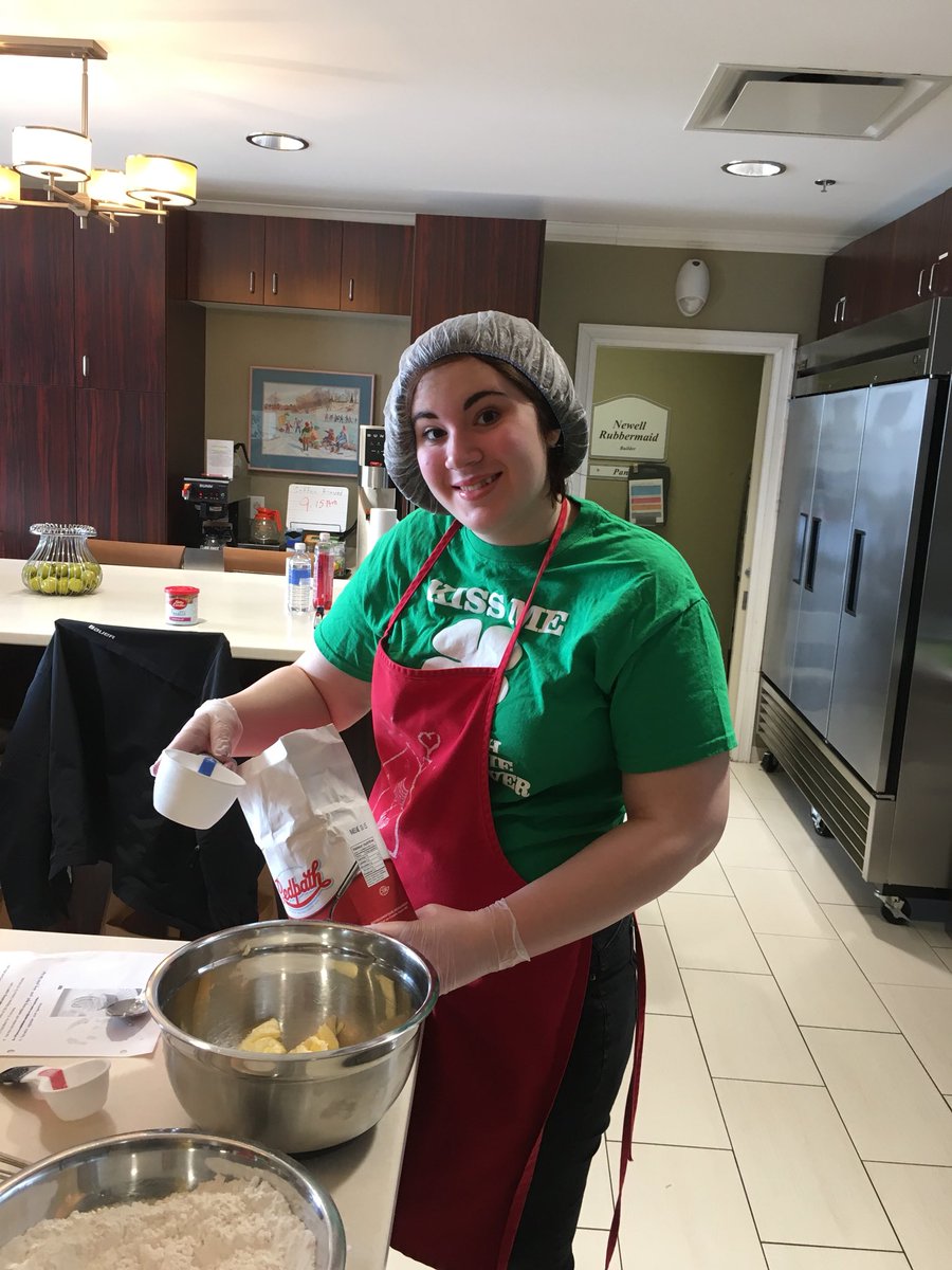 MrODea135's tweet photo. Holy Spirit High Interact club doing a great job at the Ronald McDonald house this beautiful St. Patty’s day! 😊☘️ @HolySpiritHS @HSHInteractClub @rmhc https://t.co/lcWC4tmCBD