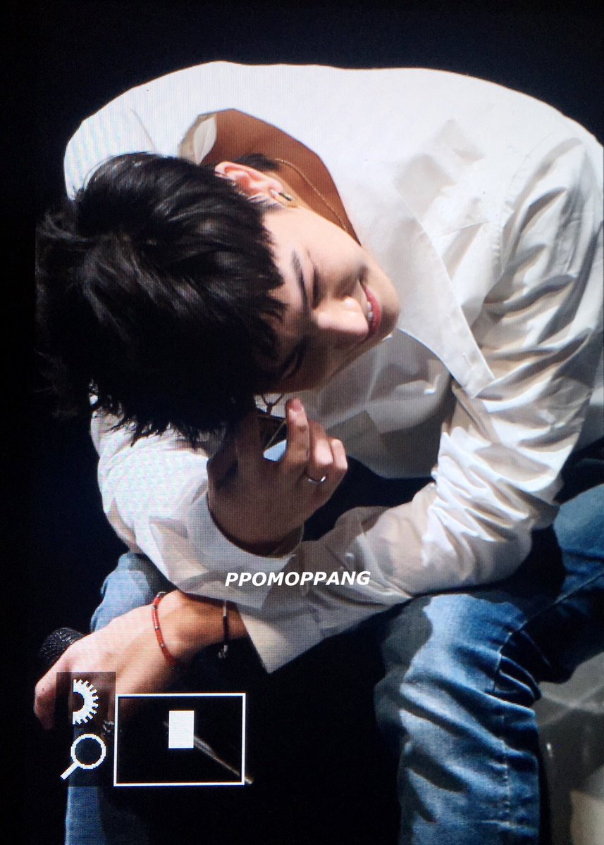 ppomoppang's tweet photo. [📱] 180317 #GOT7 #갓세븐 #JB  #제이비 #재범 #jaebum #look https://t.co/UrDNfPGQ1d