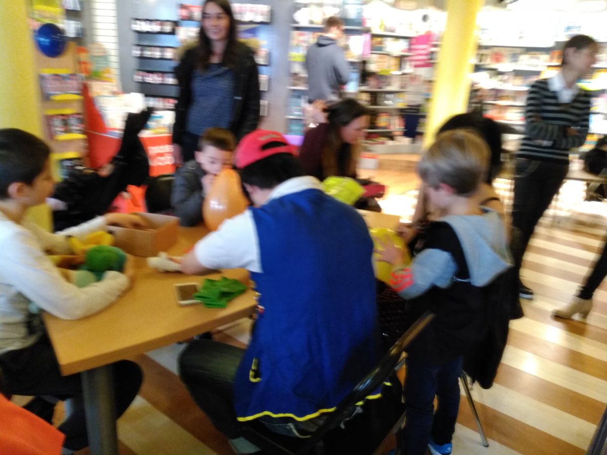 AcffAsso66's tweet photo. Animation Pokémon a @FranceLoisirs Perpignan https://t.co/GsXzSLEOuI