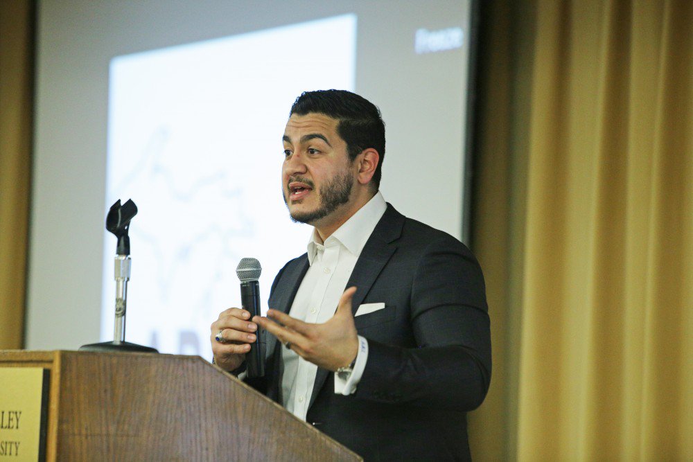 GVLanthorn's tweet photo. Democratic gubernatorial candidate Abdul El-Sayed speaks at GVSU:

https://t.co/3oE5TTecSX https://t.co/tPuteizF7S