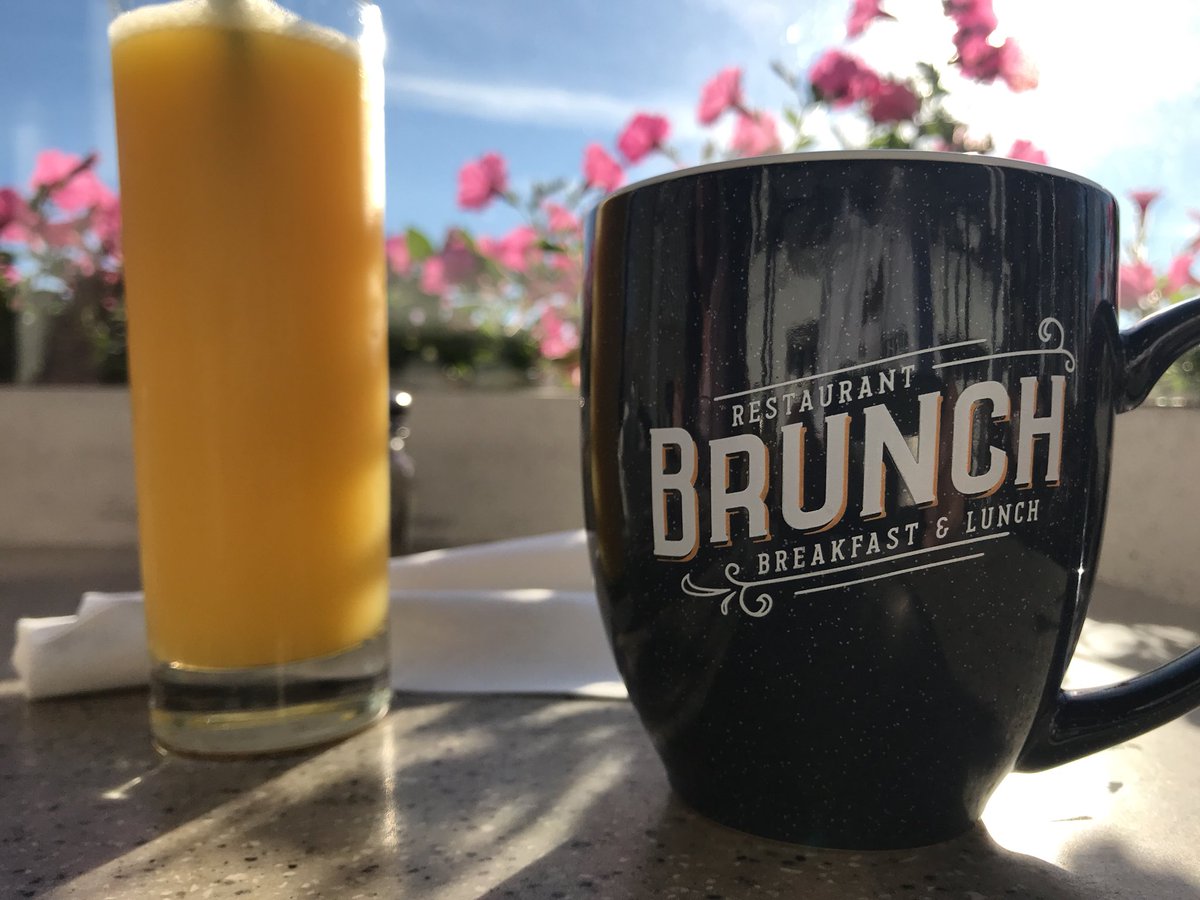Time2Gtfo's tweet photo. #SaturdayMorning #StPatricksDay #Brunch @TiniMartiniFL #StAugustine with the #Huskies @sascha_fierce and Kokonut and my wonderful #wife @PSYCHedRN   #AdoptDontShop #DOGFRIENDLY #dogslife #DogsAreFamily #dogsoftwitter https://t.co/xv53FkNXCL