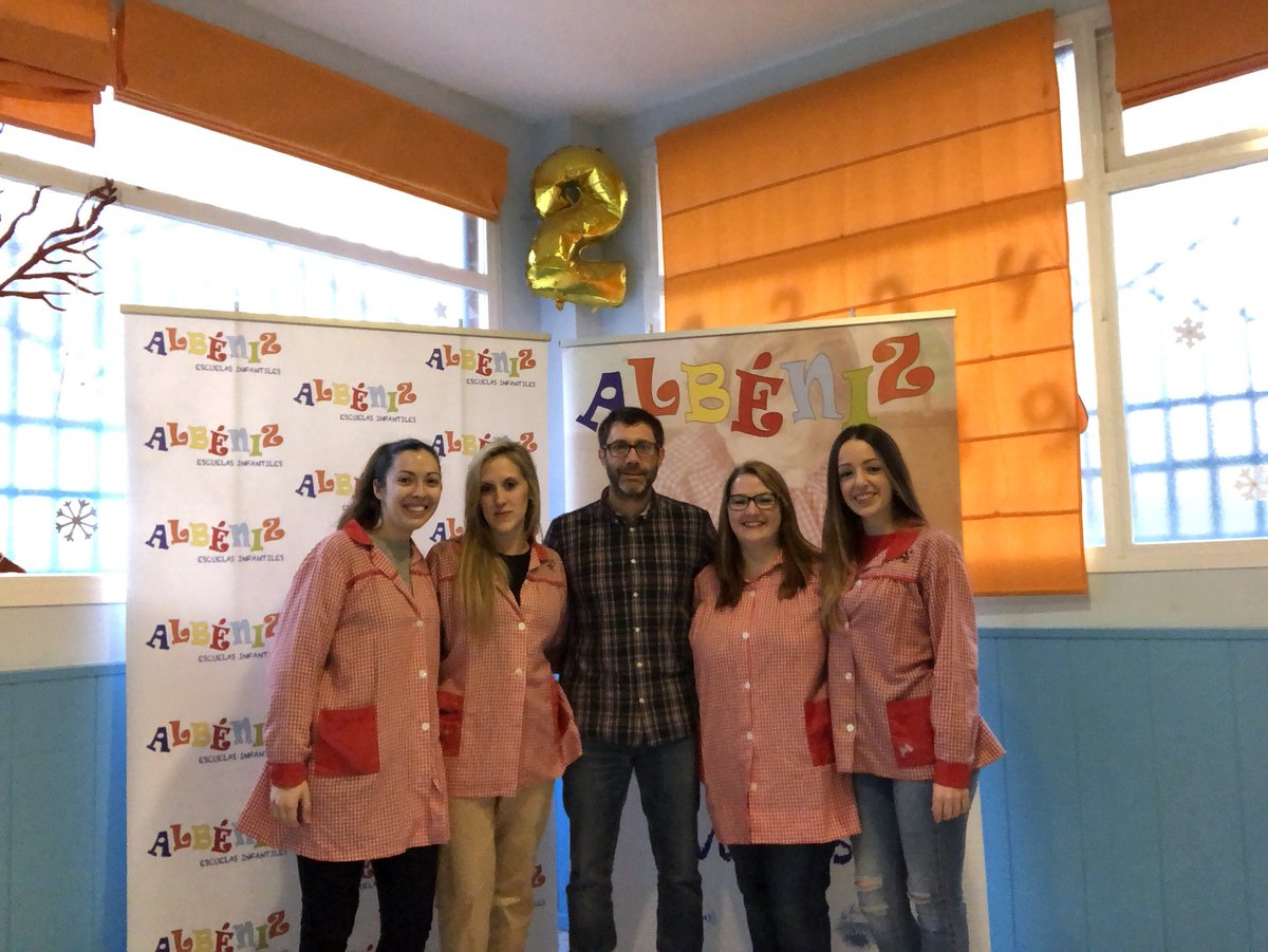 AlbenizAluche's tweet photo. Queremos agradecer la visita de todas las familias que, a pesar del mal tiempo, han pasado por nuestro Centro en la Jornada de Puertas Abiertas. #OpenDay 
Una vez más ha sido un éxito!!!! 
Y gracias al equipo docente por hacer de este día un día único y especial!!! 💪💪 https://t.co/sYBLGBzagu