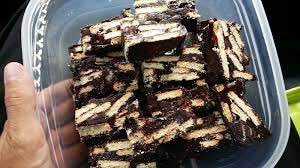 DailyMakan's tweet photo. Resepi Kek Batik Oreo

Bahan-bahan:
- 2 cawan Milo 
- 3 sudu besar serbuk koko 
- 250g mentega
- ½ tin susu pekat 
- lebih kurang 30 keping biskut Marie (dipatah-patahkan) 
- 2 paket biskut Oreo (setiap biskut dipotong empat) https://t.co/pUoHAQ3I1O
