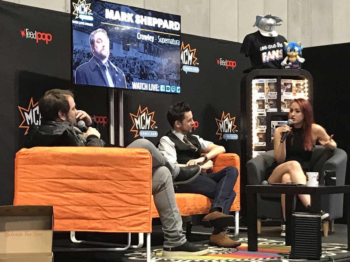 AvrilLuke's tweet photo. Fantastic #mcmlivestage with the awesome @Mark_Sheppard at @MCMComicCon https://t.co/LSDTmFsjgO