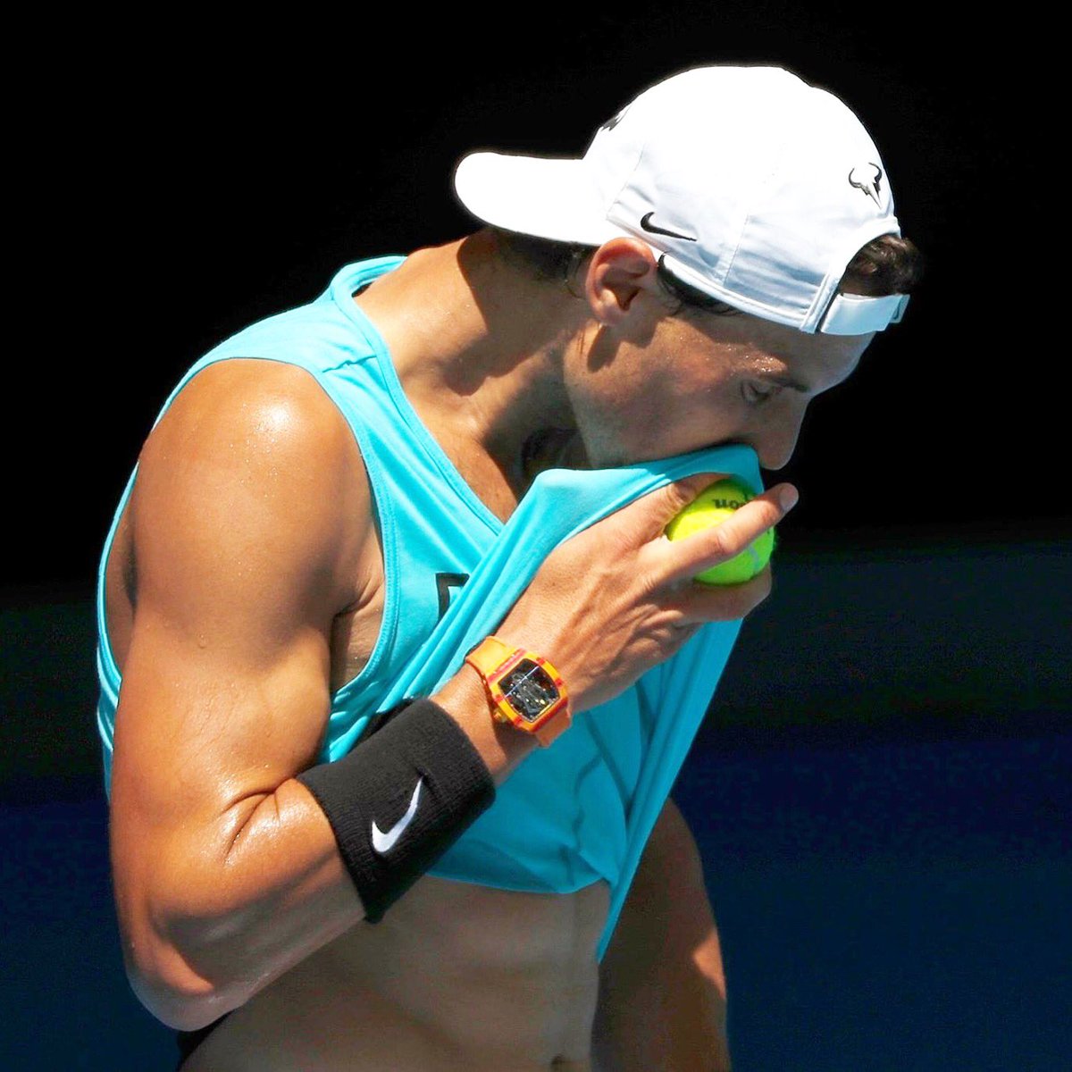 Arni_Abd's tweet photo. Wiping Rafa #whilewaitingforRafa https://t.co/fBTqpvUJRa