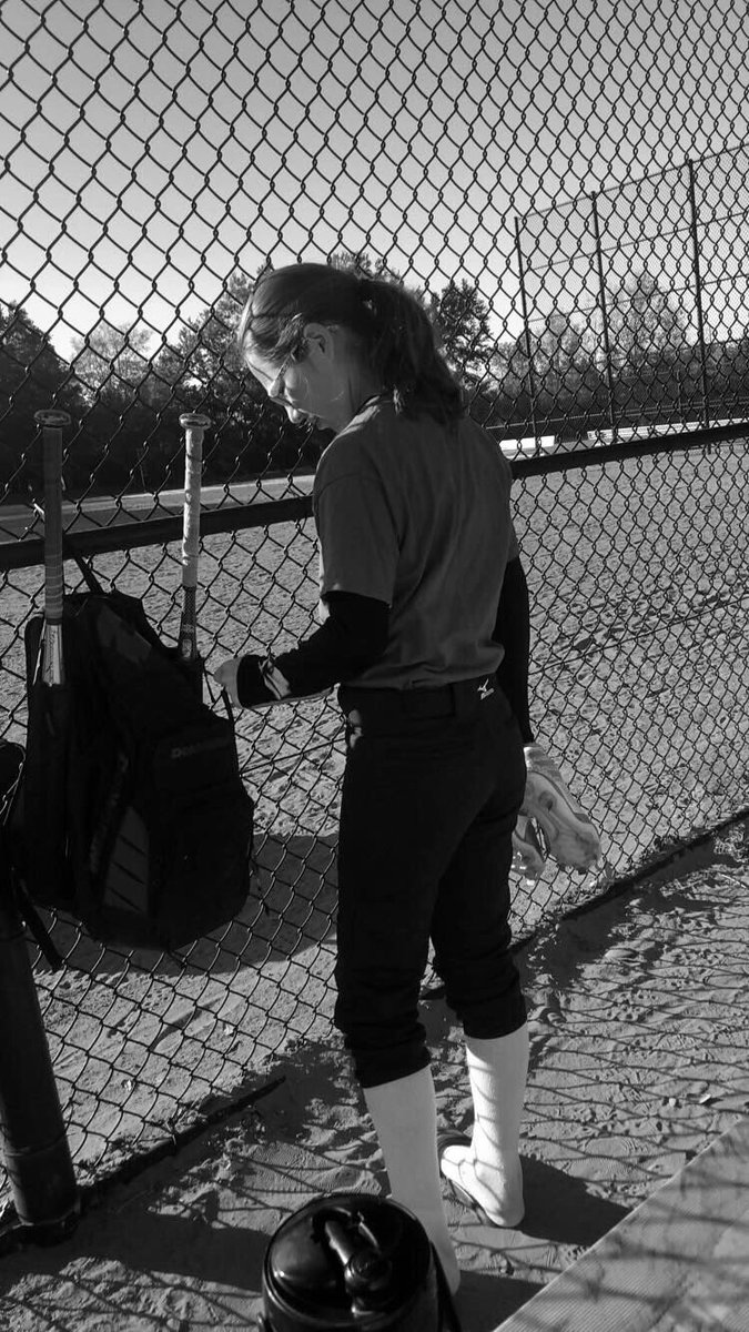 sunshine_missyt's tweet image. Works hard 7 days a week non stop!  Don’t know how she does it with everything on her schedule, but excellent grades in school &amp;amp; keeps the most genuine soul.  Keep working hard, be better than you were yesterday but never change who you are on the inside.  #character #workshard