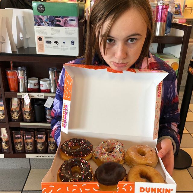 pizzainmotion's tweet photo. One sad girl. We set out for green donuts @dunkindonuts this morning, but there weren't any. #fail #donutsacrossamerica https://t.co/t0Lpiy1rD6 https://t.co/TpNuPlVZxd