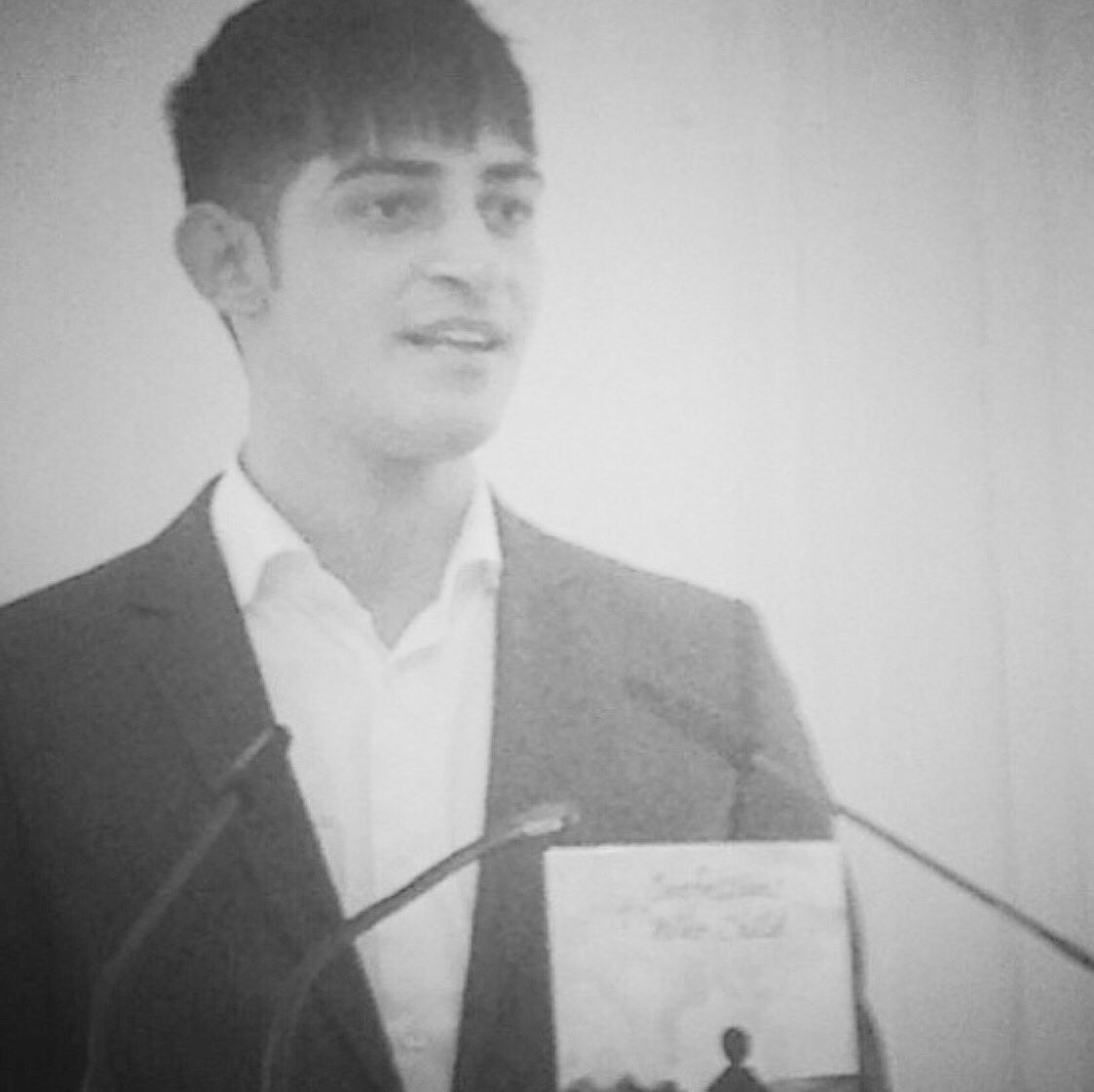 WarChildBooks's tweet photo. 5 years ago today, @ChakerKhazaal released his first #novel ‘Confessions of a War Child (Part One)’ in #Geneva, #Switzerland. https://t.co/hCQdXydFm8