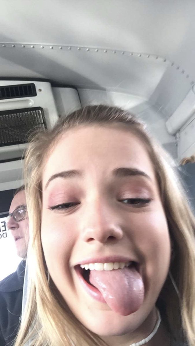 MayesMayes8's tweet photo. Happy birthday bitch hope you have a good day https://t.co/qAV38RcjPY