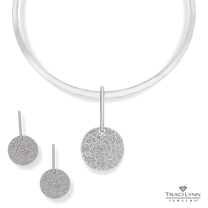 TraciLynnJewels's tweet photo. CHEERS! Perfect Necklace and Earring set for Saturday Night #tracilynnjewelry #accessories #necklace #earrings #cheers #silver #jewelry #saturdaynight https://t.co/67d0yQ4Oy8