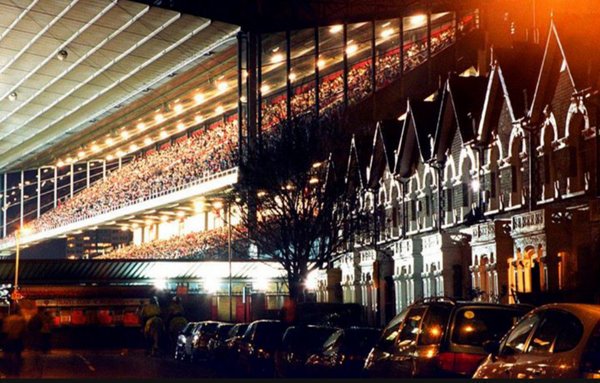 90sfootball's tweet photo. A brilliant photo of Arsenal's North Bank at night, 1995. https://t.co/TKSCQNce67