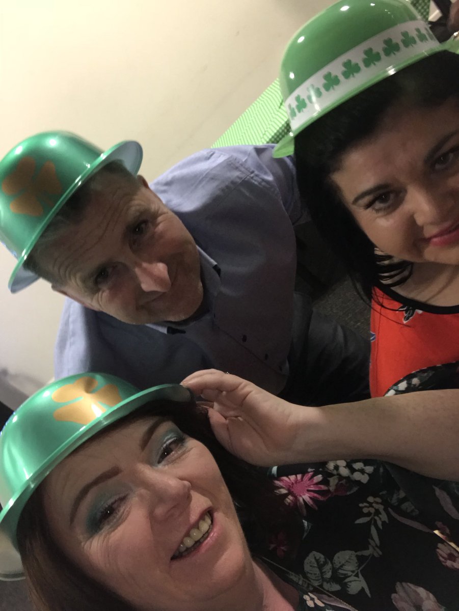 BrendaMad5's tweet photo. Happy St Patrick’s Day!  Celebrating last night with Mick, Geri and Calum ☘️☘️☘️ https://t.co/m6EK6ivfkh