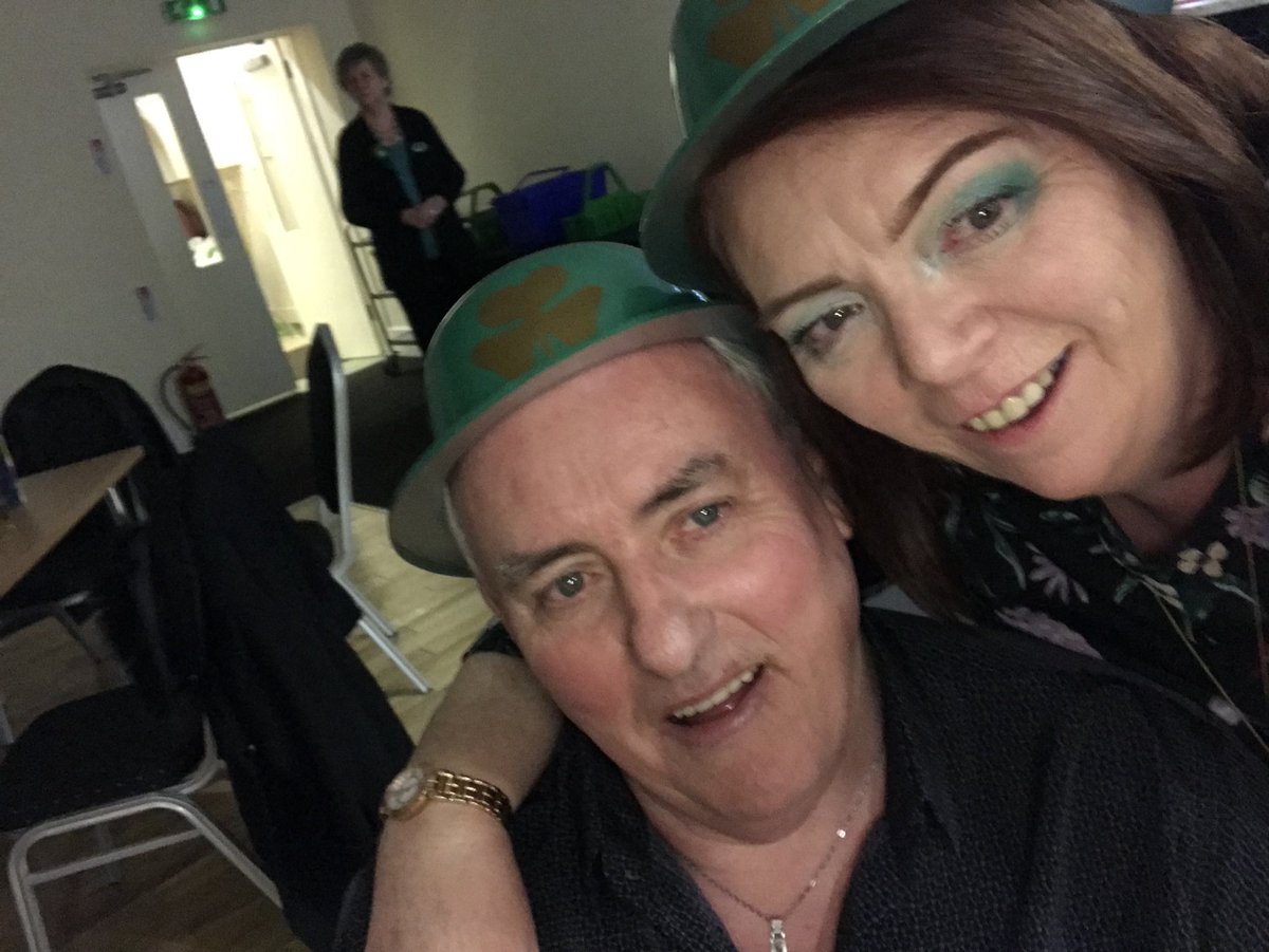 BrendaMad5's tweet photo. Happy St Patrick’s Day!  Celebrating last night with Mick, Geri and Calum ☘️☘️☘️ https://t.co/m6EK6ivfkh