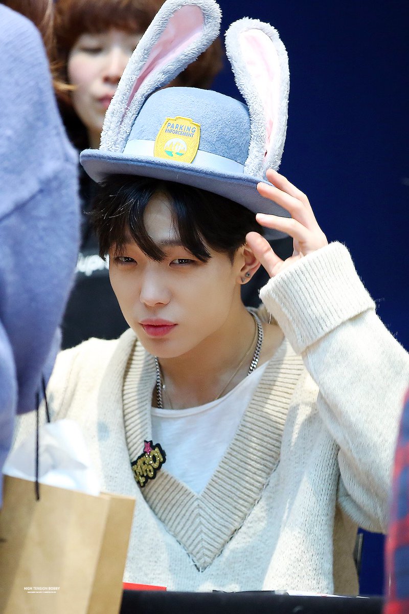 ht951221's tweet photo. 180204 사랑하는 토끼♥️ #바비 #bobby https://t.co/Lv7E8MH93n