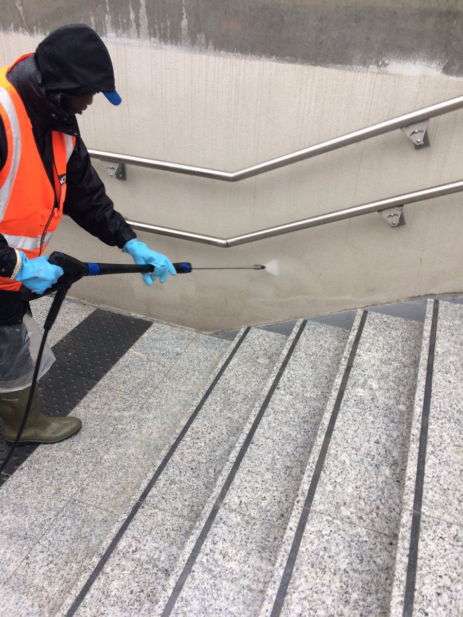 ZOUHEIRLIGNEJ2's tweet photo. Opération HP a la gare de stade secteur argenteuil aujourd'hui le samedi 17 mars https://t.co/oAR3wE8H0D