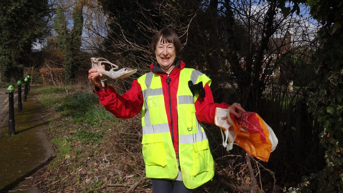 SuePratt's tweet photo. Great turn out yesterday for our litter pick in Berkhamsted. 30 people collected 30 bags of rubbish. Many thanks to all who helped. #GBSpringClean #litterpick https://t.co/2Kcy4Ghmba