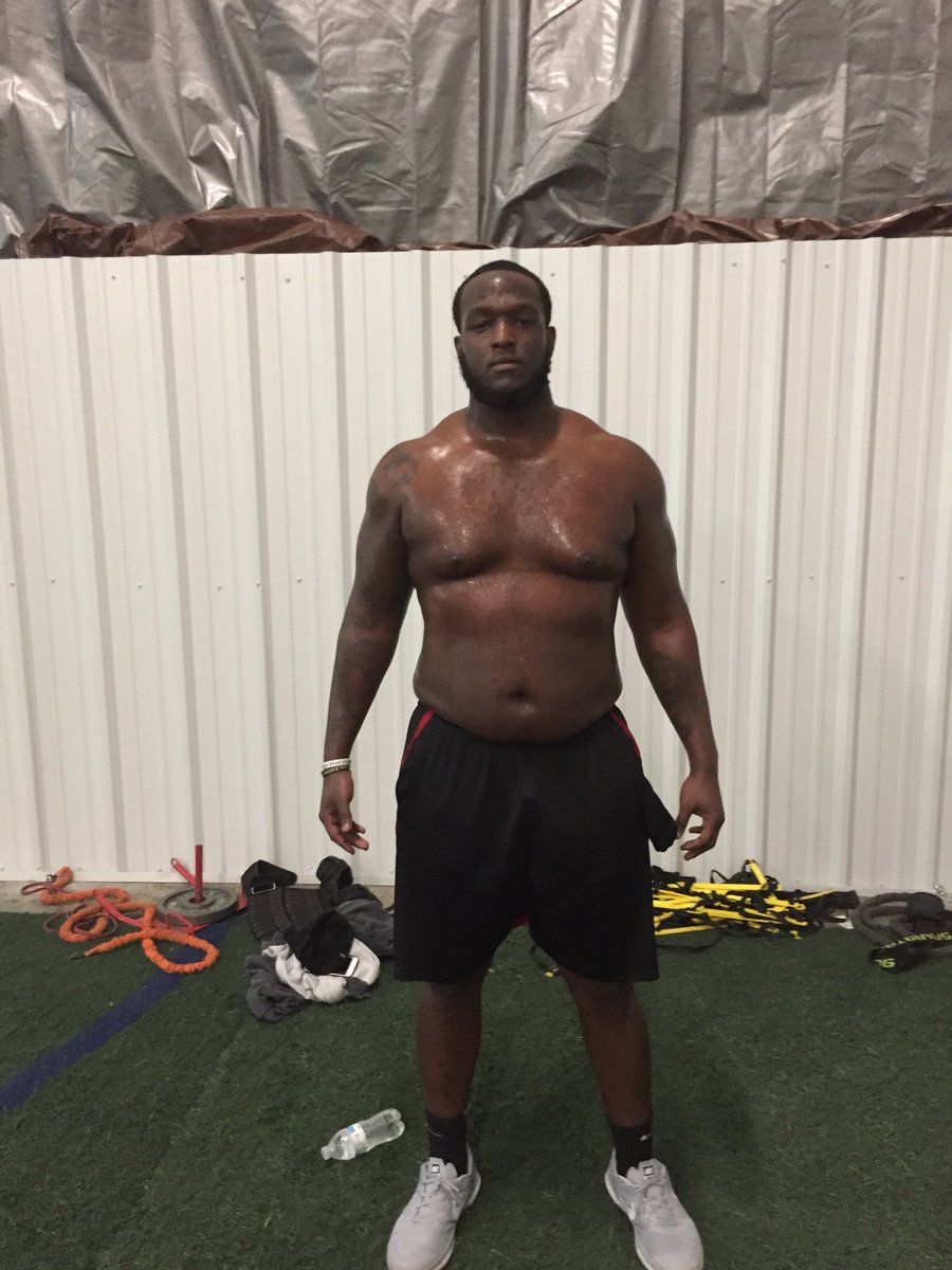 CoachDrec's tweet photo. Had the pleasure of training UGA Starting Guard (Kendall Baker ) @SelfMade_52 πͺπΎ #FirstRounder @NFL @FootballUGA #CoachDrec https://t.co/qbTYTgvgwl