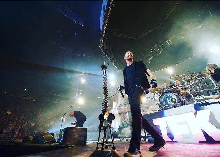 OfficialTFK's tweet photo. We all receive the opportunity to influence others. Whether it's from a stage or sitting across a table from someone. Don't miss a moment to encourage, bring joy, or love someone else well! https://t.co/G2XkZEr2EV