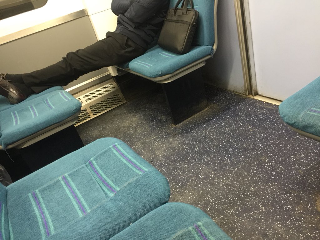 trudikerr's tweet image. This annoys me SO much #rude #notsmart #learnrespect @SouthernRailUK