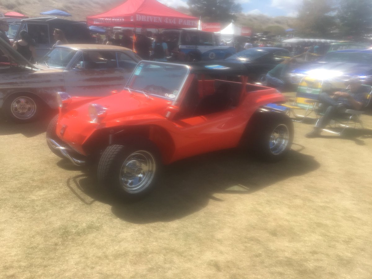 945Tom's tweet photo. #beingKOOL @goodguys car show at #WestWorld Just a couple of 2,500 cars here! https://t.co/icCKbyC1WW