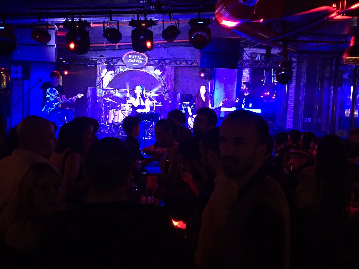 Mersin hayal kahvesi... birazda rock müzikkkkkkk